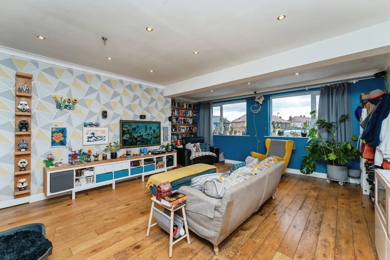 Rayon Road, Greenfield, CH8, photo 5