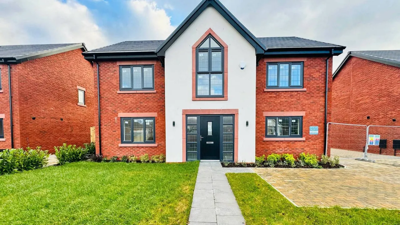Plot 3 The Wentworth Scholars Gate, Carr Head Lane, Poulton-le-Fylde, FY6 8JB, photo 2
