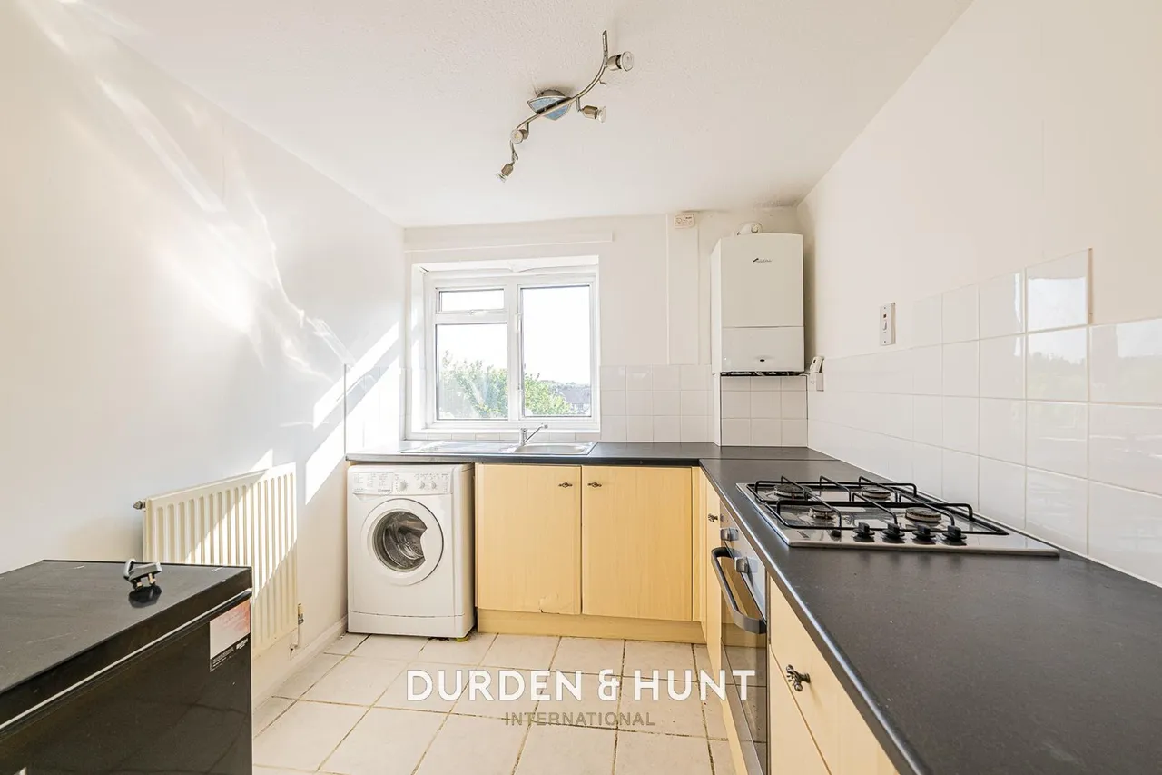 Avelon Road, Rainham, RM13, photo 2