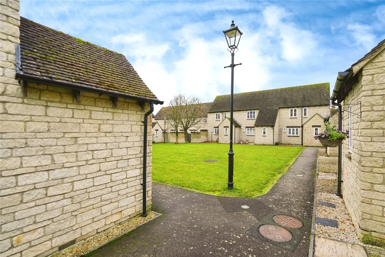 Sycamore Place, Bradwell Village, OX18, photo 10