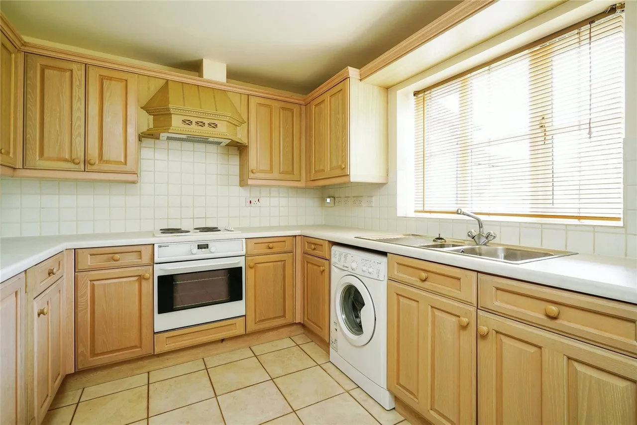Sycamore Place, Bradwell Village, OX18, photo 2