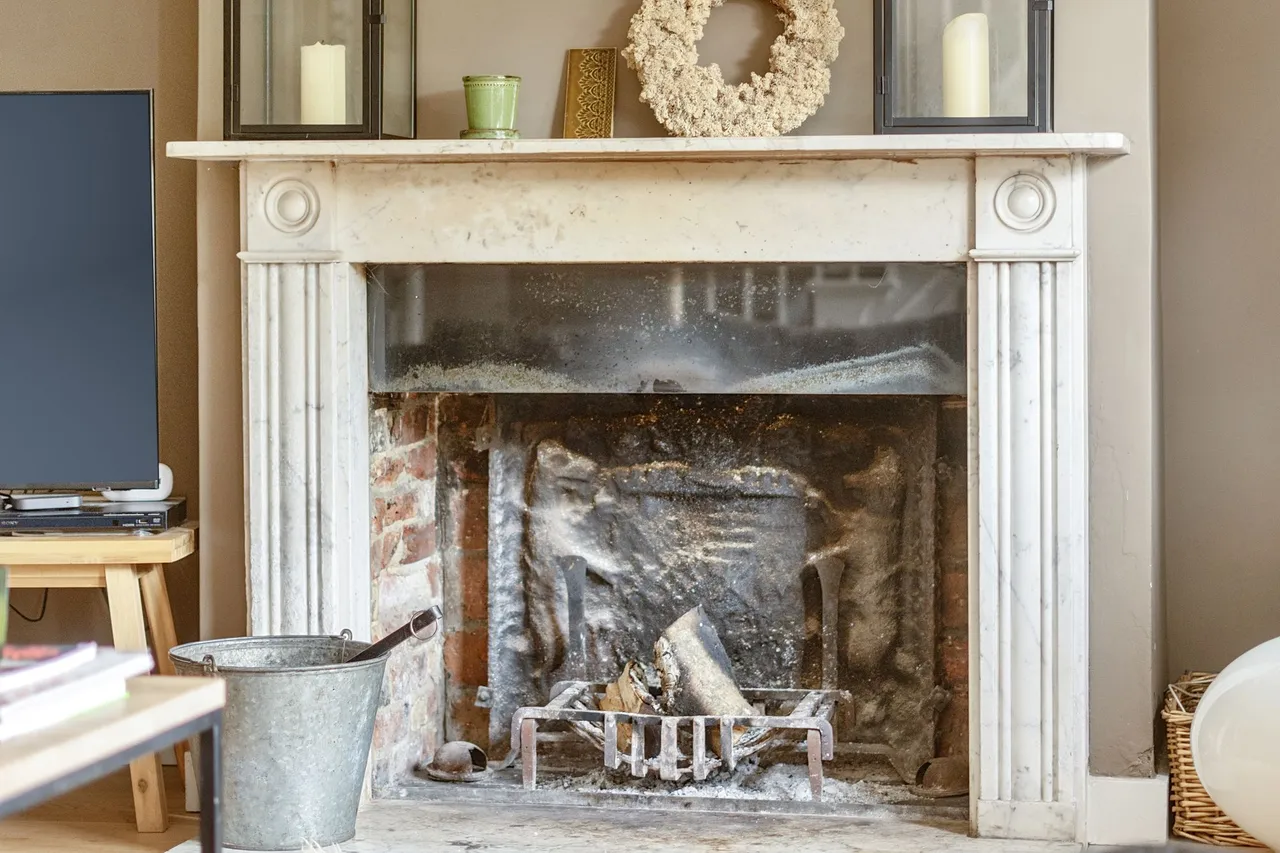 The Square, Westbourne, PO10, photo 6