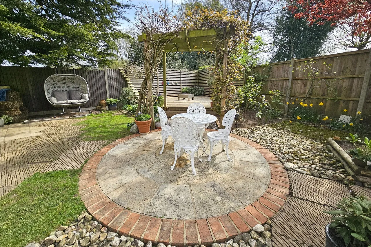 Chestnut Close, Liphook, GU30, photo 9