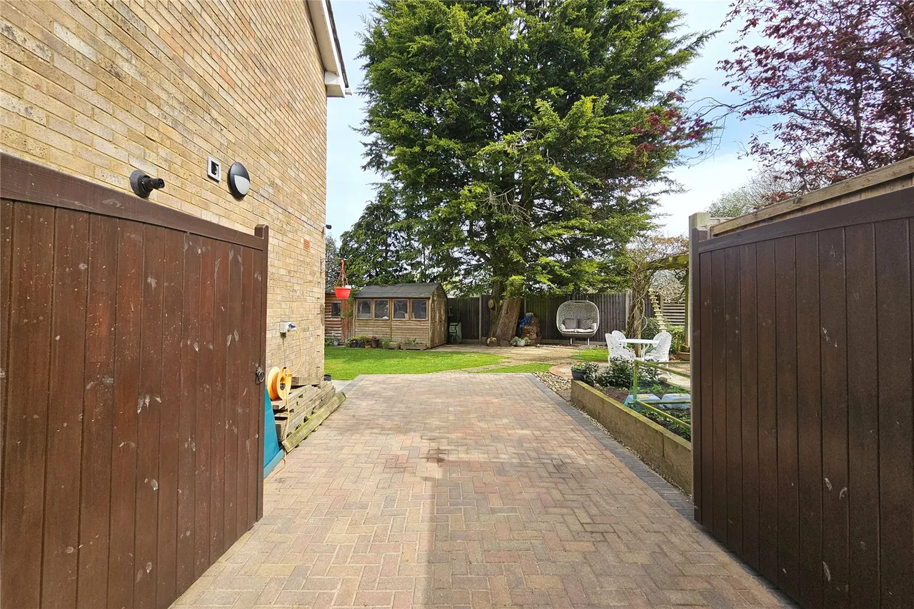 Chestnut Close, Liphook, GU30, photo 24