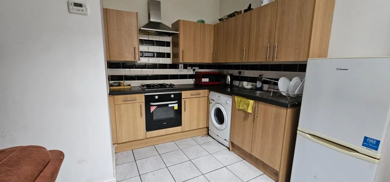 King Street, Pontypridd, CF37, photo 4