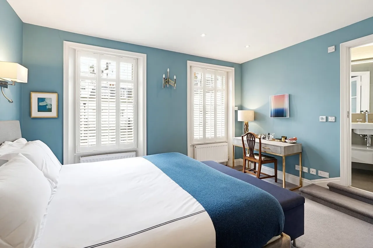Eccleston Square Mews, London, SW1V, photo 3