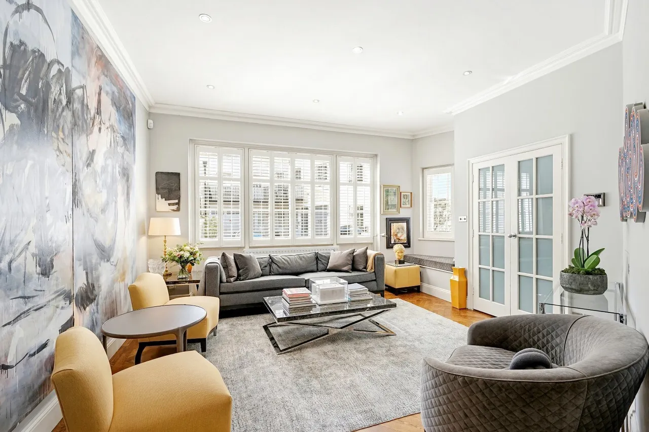 Eccleston Square Mews, London, SW1V, photo 2