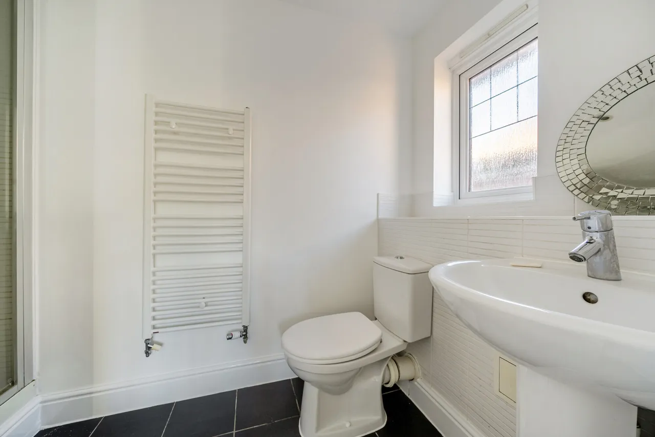 Nower Close East, Dorking, RH4, photo 9
