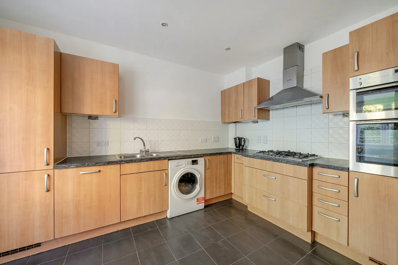 Nower Close East, Dorking, RH4, photo 5
