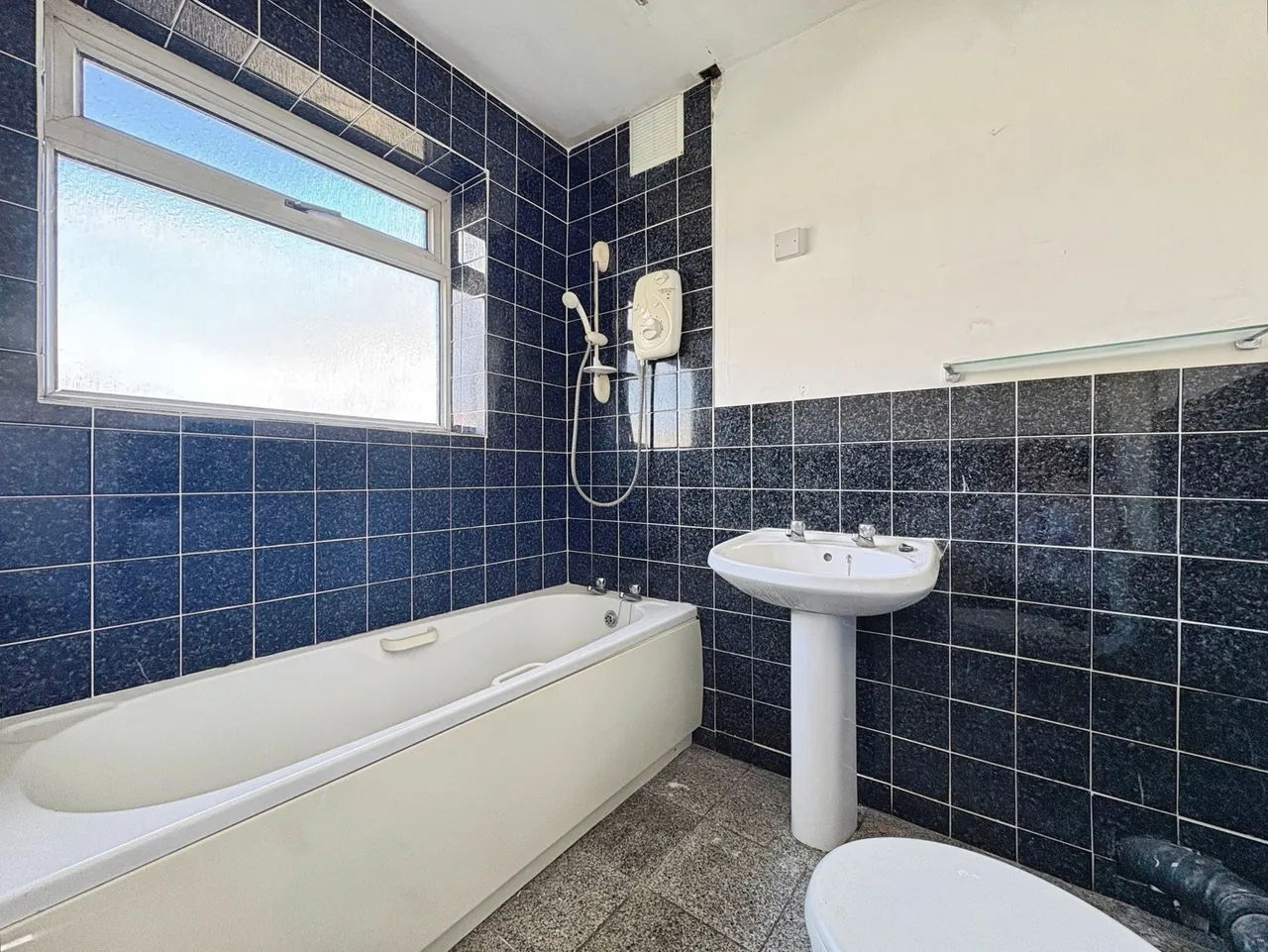 Cranmore Lane, Aldershot, GU11, photo 5