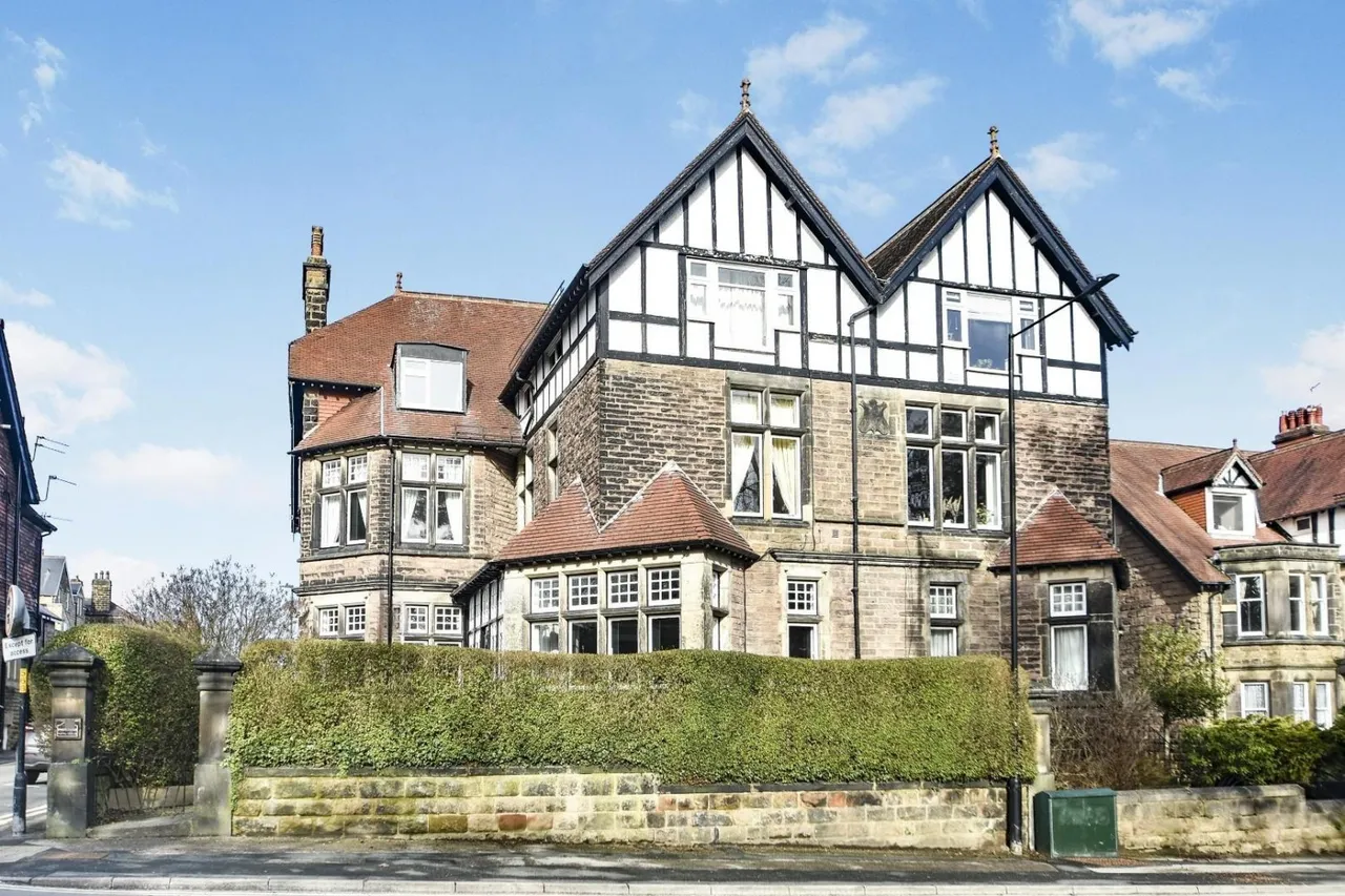 2 bed flat for sale — Springfield Avenue, Harrogate