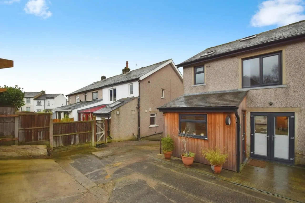 Riddlesden, Keighley, West Yorkshire, photo 2