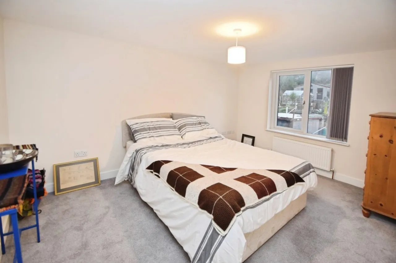 Riddlesden, Keighley, West Yorkshire, photo 12