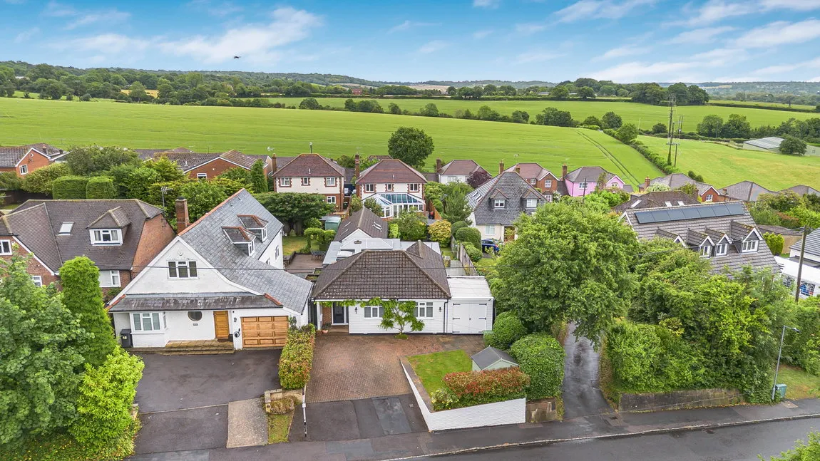 4 bed house for sale — Hill Farm Road, Marlow, SL7 3LU