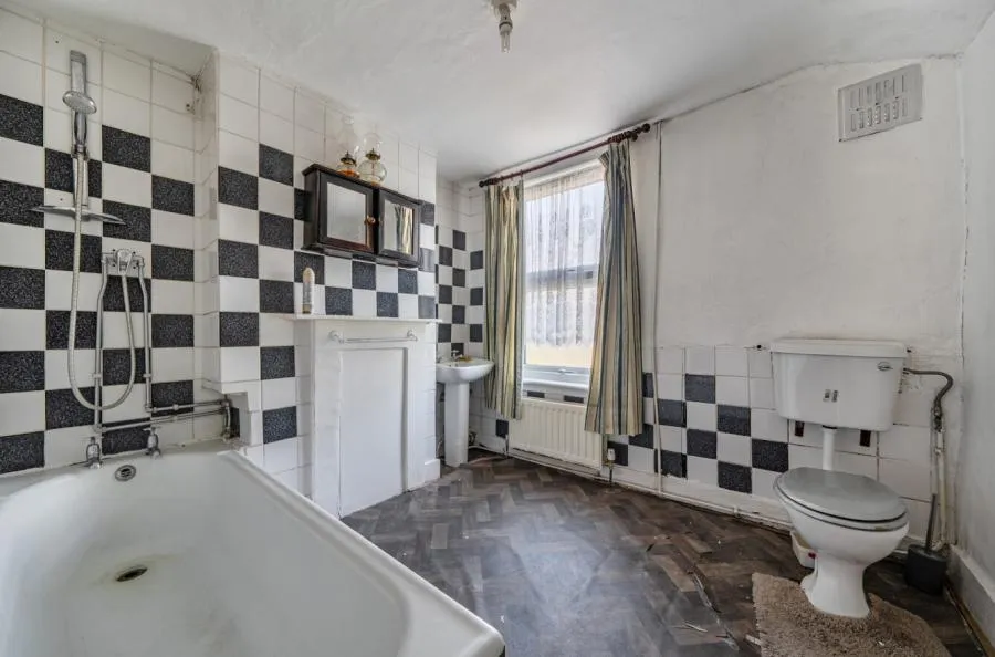 Grange Park Road, London, E10, photo 7