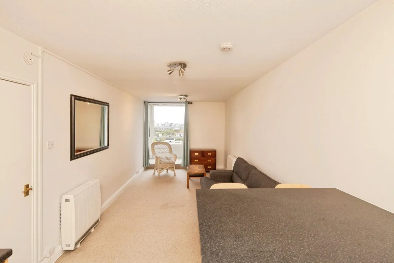 Bramlands Close, London, SW11, photo 11