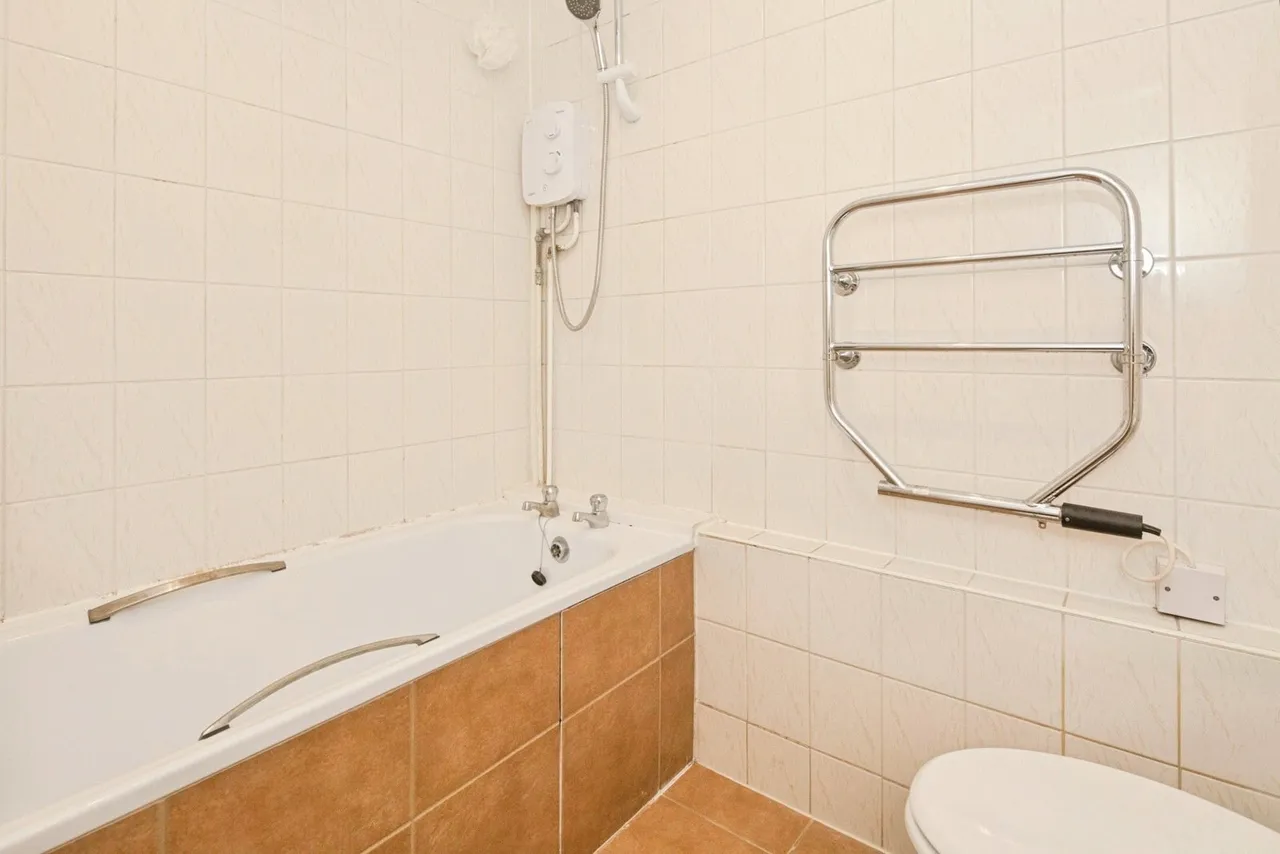 Bramlands Close, London, SW11, photo 17
