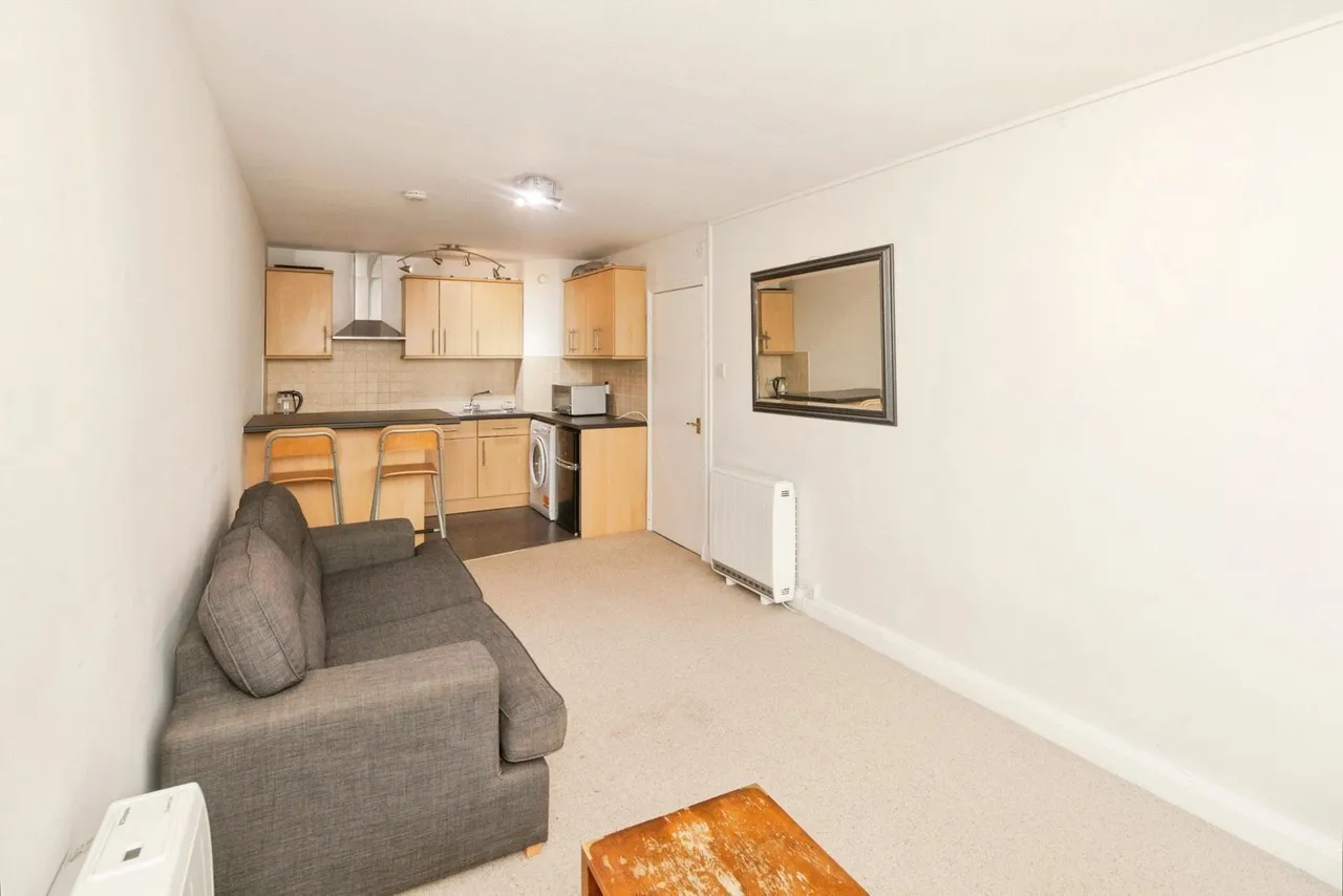 Bramlands Close, London, SW11, photo 15