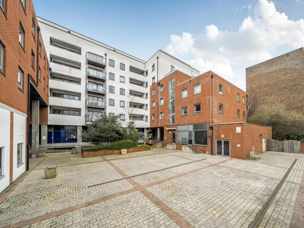 Loates Lane, Watford, WD17, photo 12