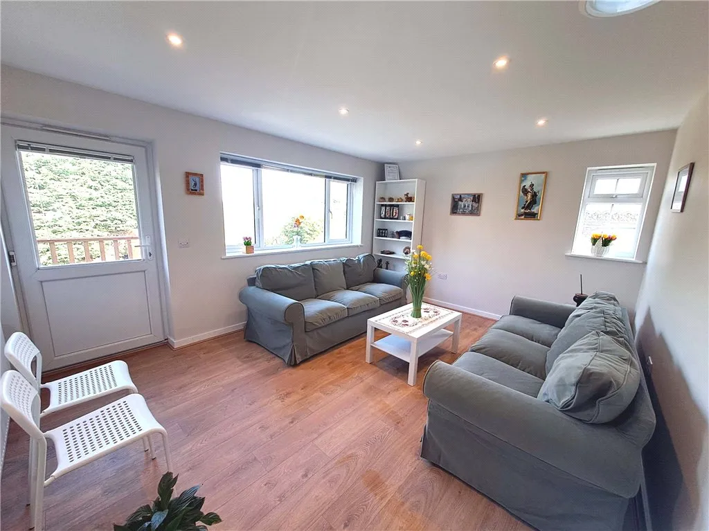 Queen Eleanors Road, Guildford, GU2, photo 6