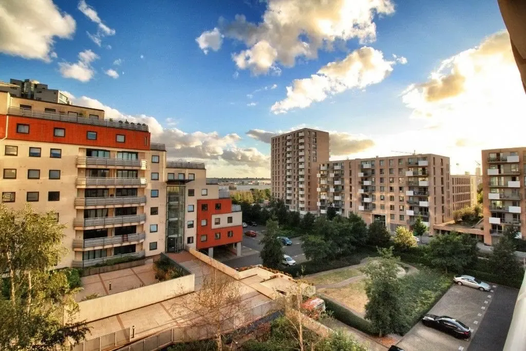 2 bed flat for sale, Wards Wharf Approach, London, E16