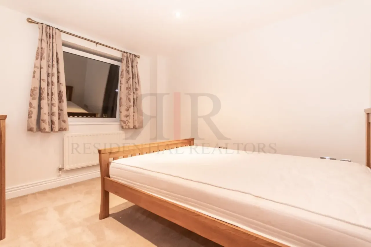 Wards Wharf Approach, London, E16, photo 6