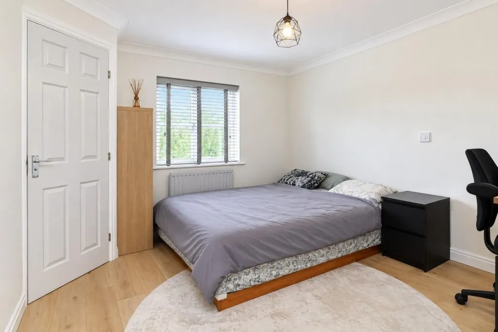 Turgis Road, Elvetham Heath, photo 8