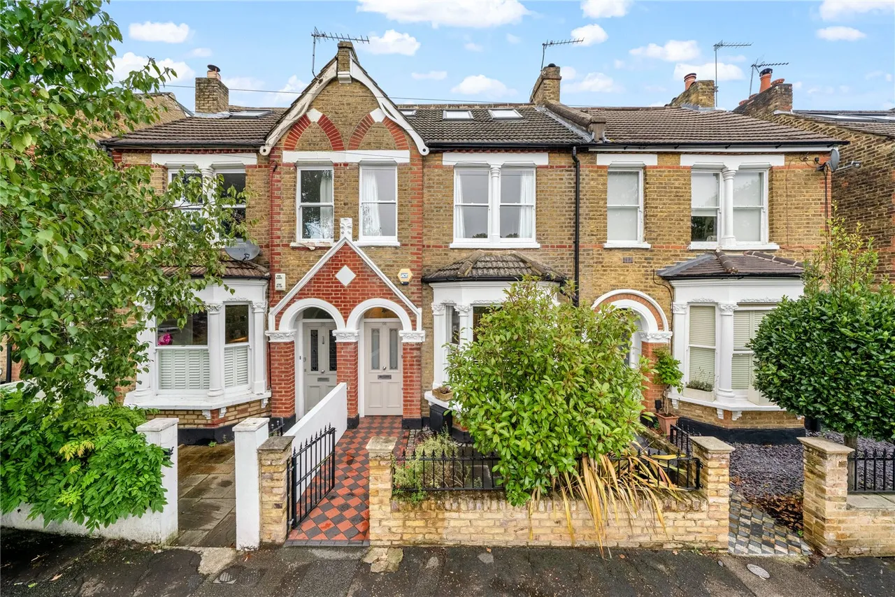 4 bed house for sale — Connaught Road, Teddington, TW11 0PX