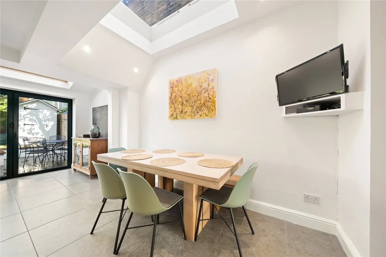 Connaught Road, Teddington, TW11 0PX, photo 7