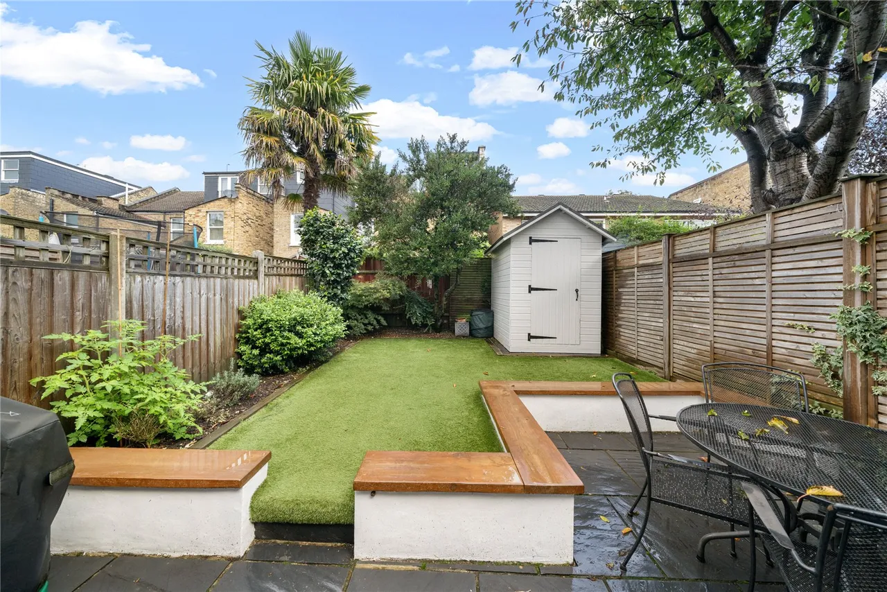 Connaught Road, Teddington, TW11 0PX, photo 2