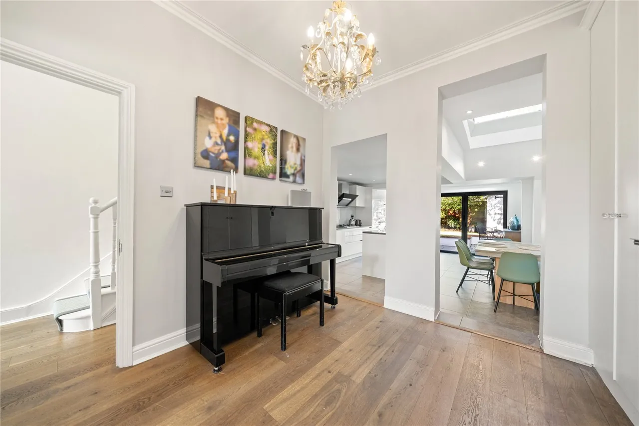 Connaught Road, Teddington, TW11 0PX, photo 10