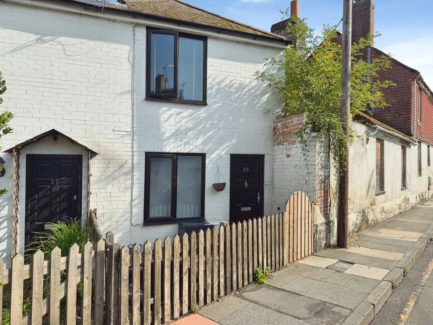 2 bed house for sale, Ferry Road, Rye, TN31