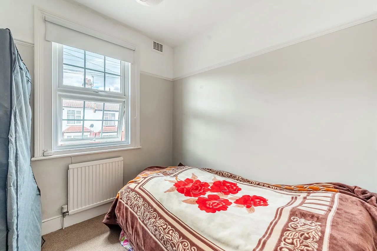 8 Rosslyn Crescent, Harrow, photo 5