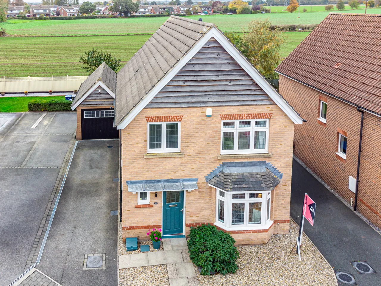 3 bed house for sale, Station View, Hambleton, YO8
