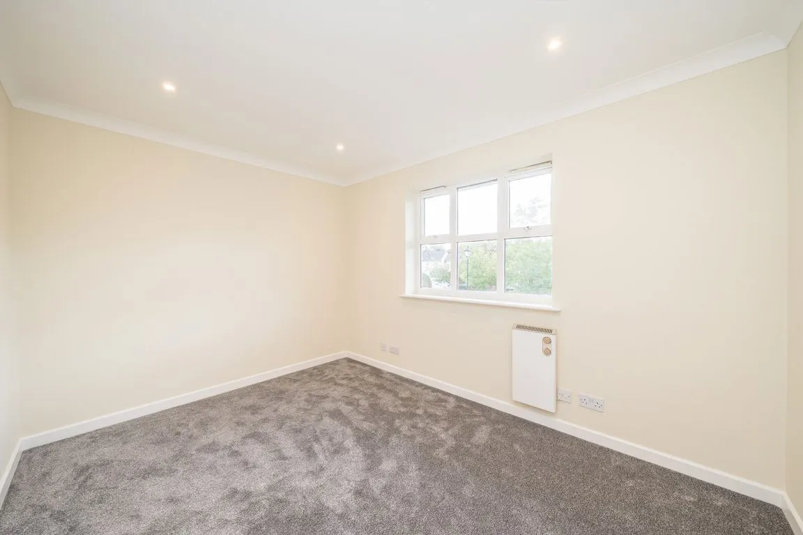 Christabel Close, TW7, photo 4