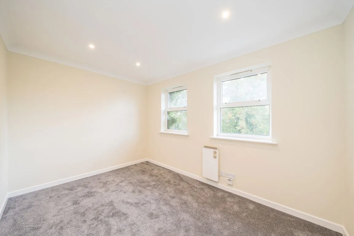 Christabel Close, TW7, photo 5