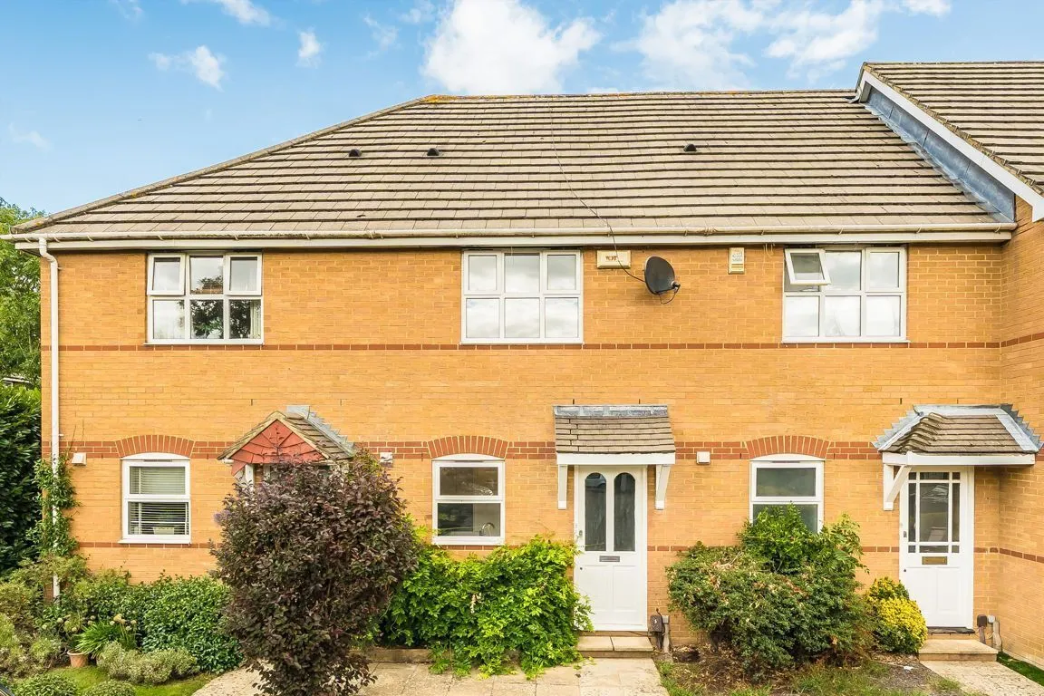 2 bed property to rent, Christabel Close, TW7
