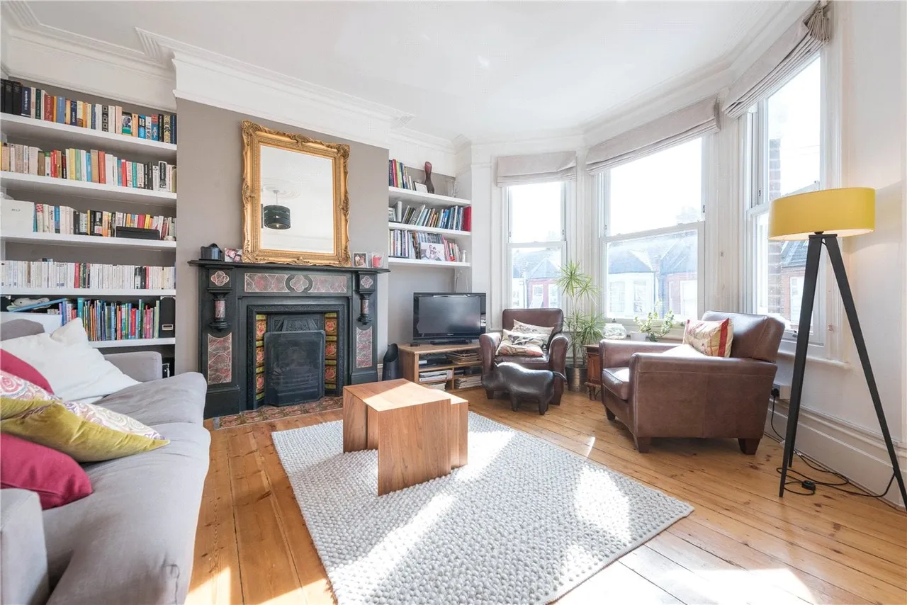 3 bed flat to rent — Bathurst Gardens, London, NW10