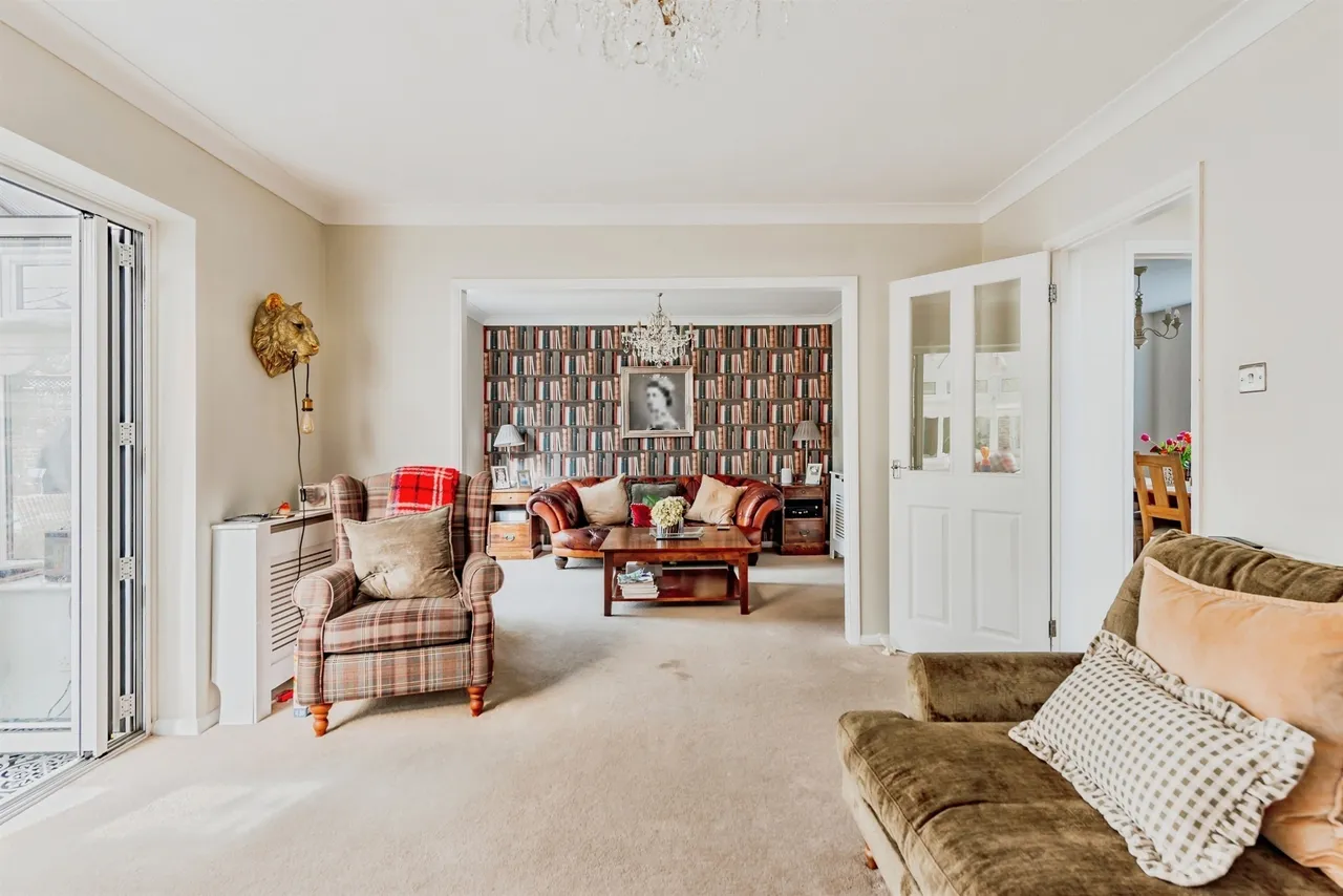 Plough Close, Ifield, RH11, photo 8