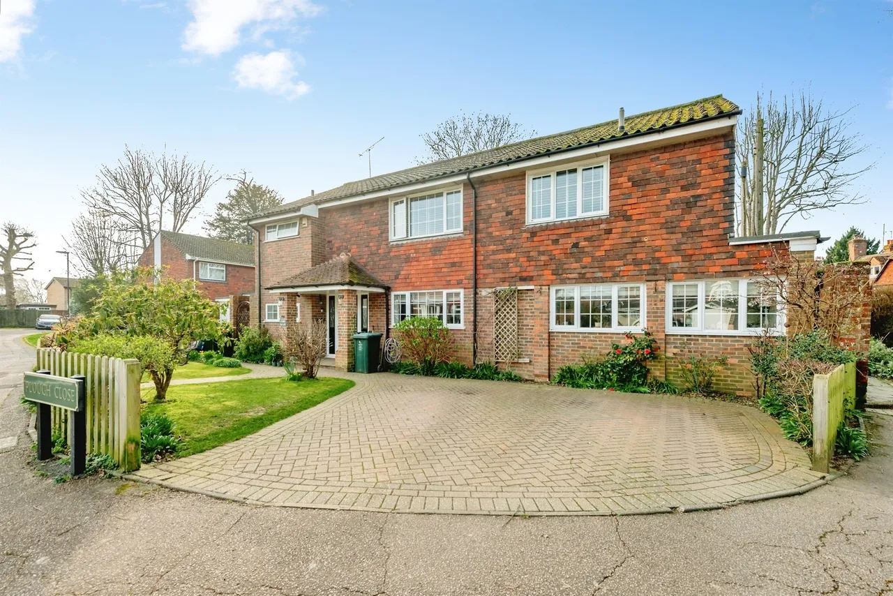 6 bed house for sale, Plough Close, Ifield, RH11