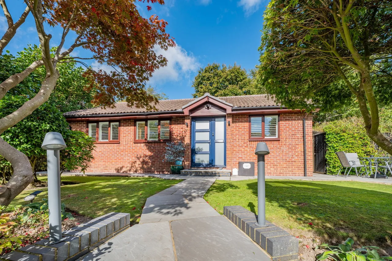 2 bed house for sale, Southview Road, Crowborough, TN6