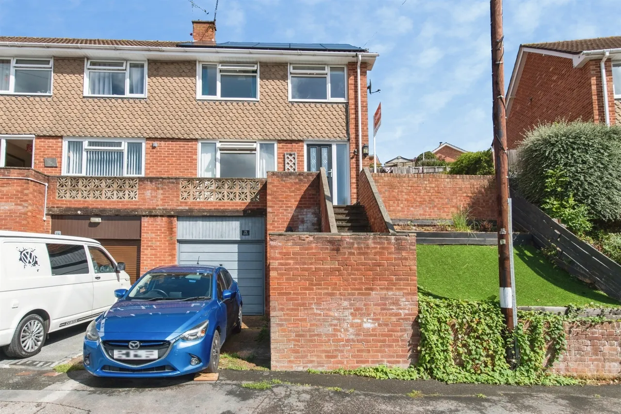 3 bed house for sale — Iolanthe Drive, Exeter
