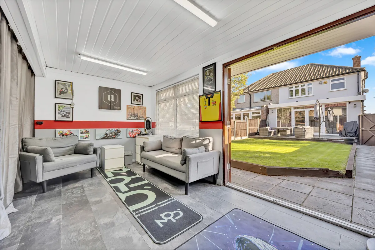 Dover Close, Romford, RM5, photo 19