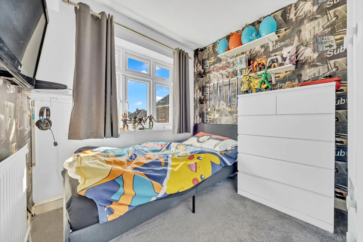Dover Close, Romford, RM5, photo 17