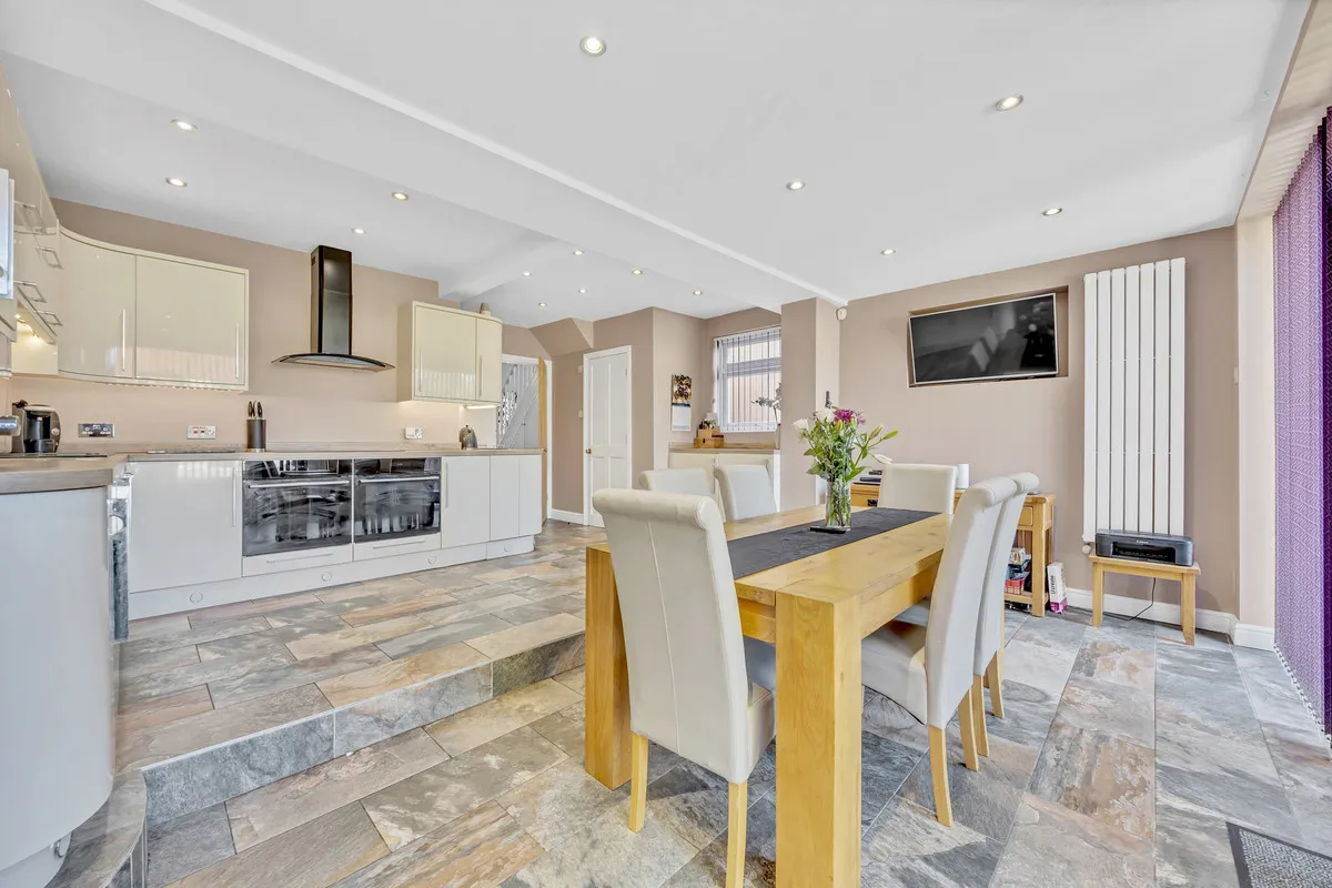 Dover Close, Romford, RM5, photo 2