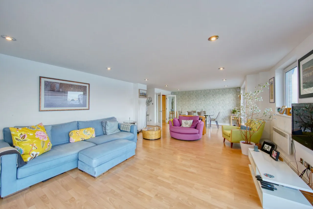 Smugglers Way, London, SW18, photo 4