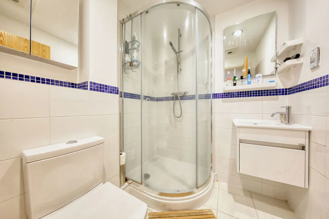 Smugglers Way, London, SW18, photo 15