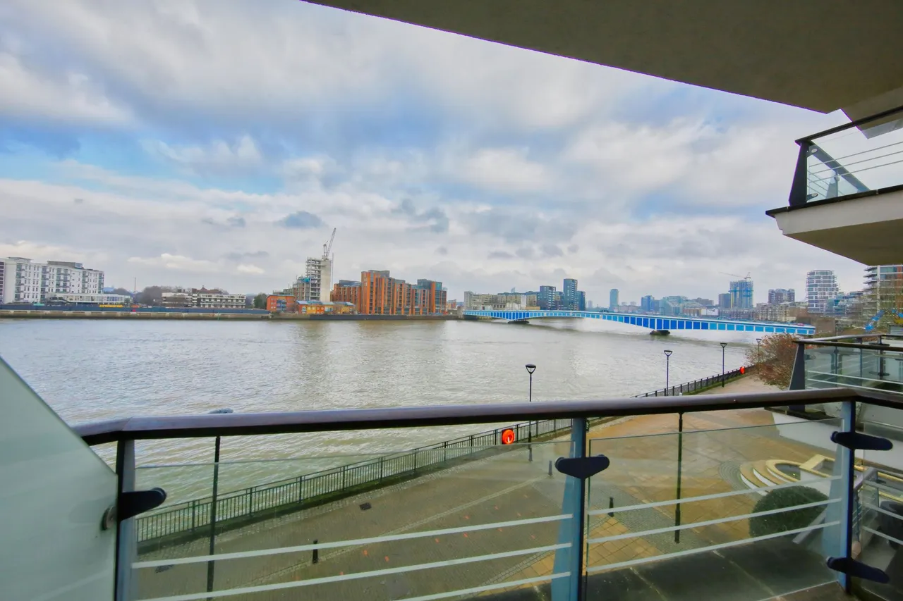 Smugglers Way, London, SW18, photo 19