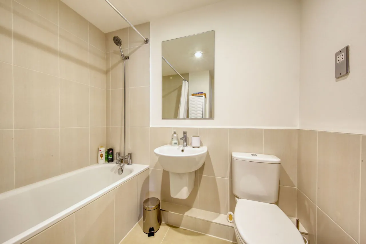 Smugglers Way, London, SW18, photo 14