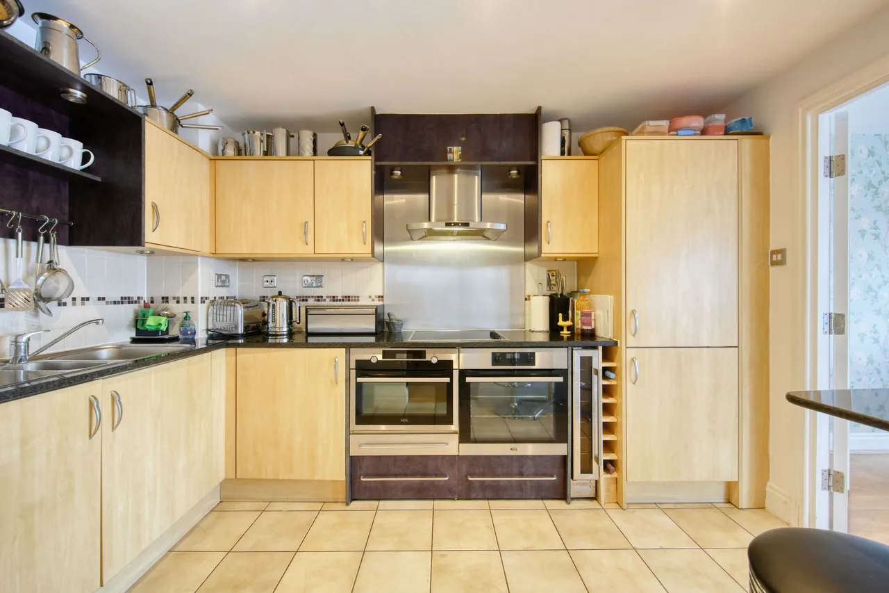 Smugglers Way, London, SW18, photo 5